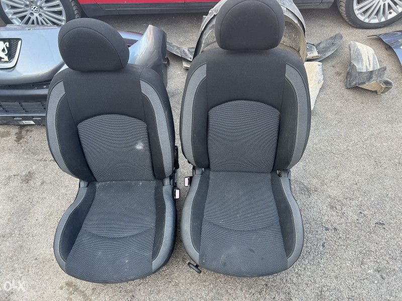 SJEDISTA SICEVI SJEDALA PEZO PEUGEOT 206+ PLUS KOMPLET