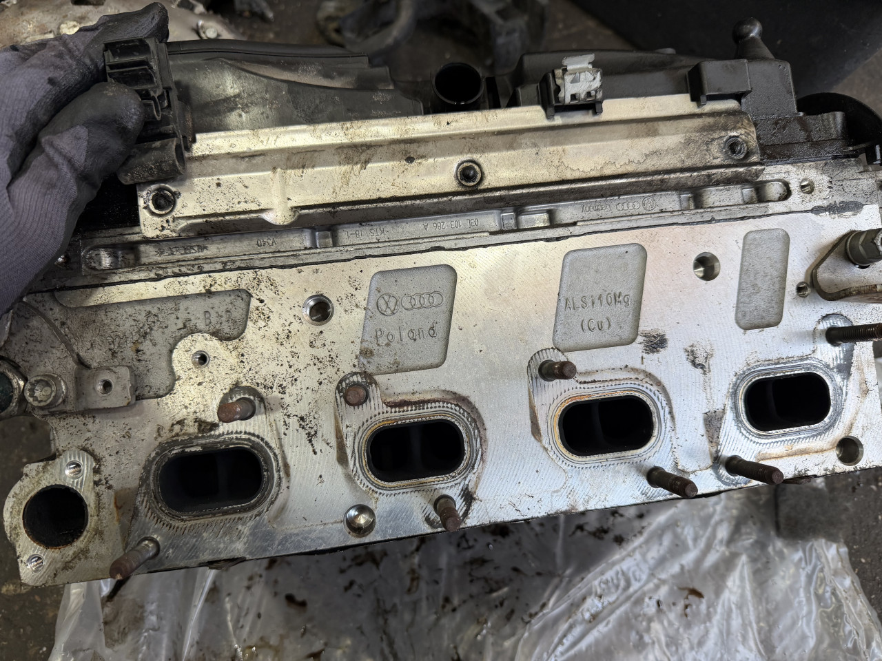 GLAVA MOTORA 2.0 TDI TOURAN CFH 03L130373J