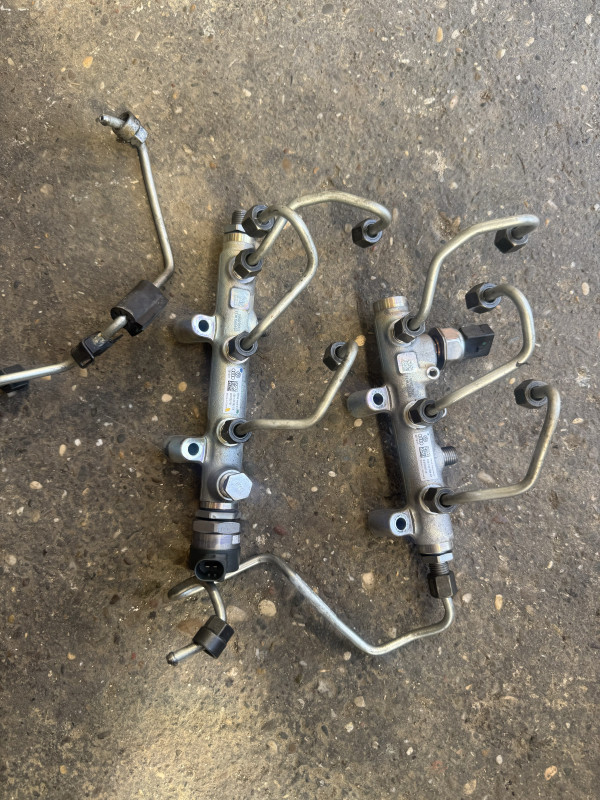 RAMPA SENZOR PRITISKA AUDI A6 4G Q5 059130090CB 057130764AE
