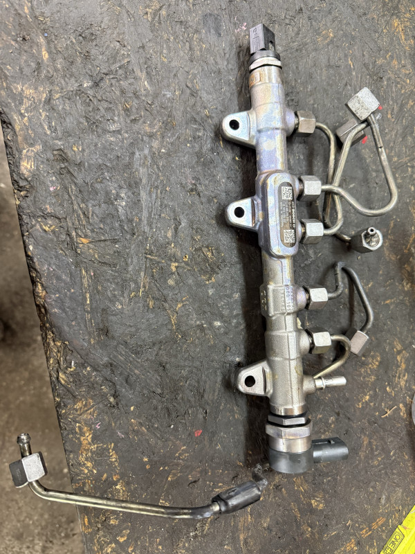 RAMPA BMW F30 B47 0445214315 0281002949 0281006447