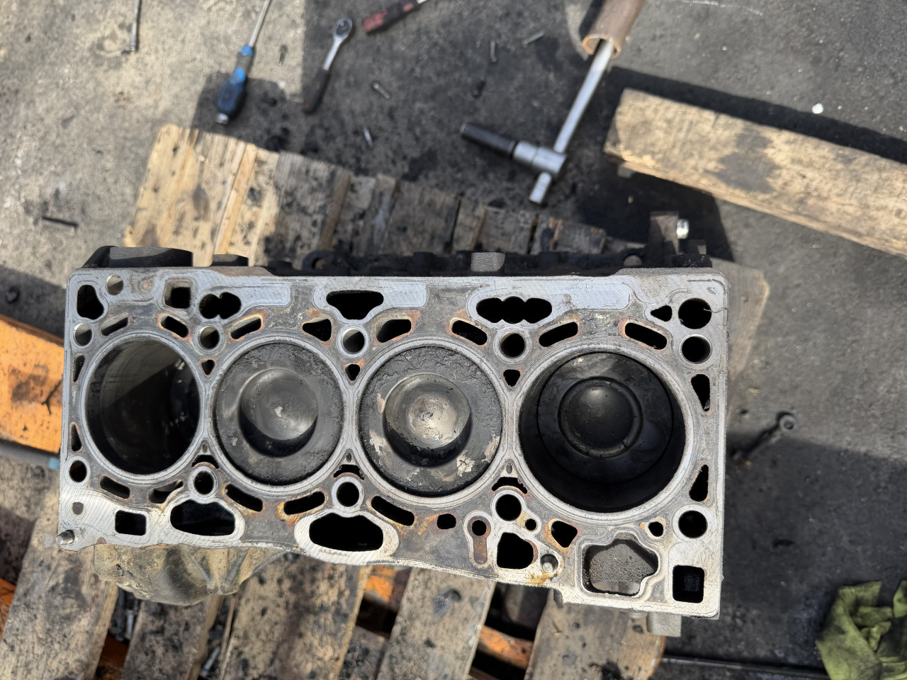 MOTOR CXX GOLF 7 VII SKODA 1.6 TDI 81KW BLOK RADILICA