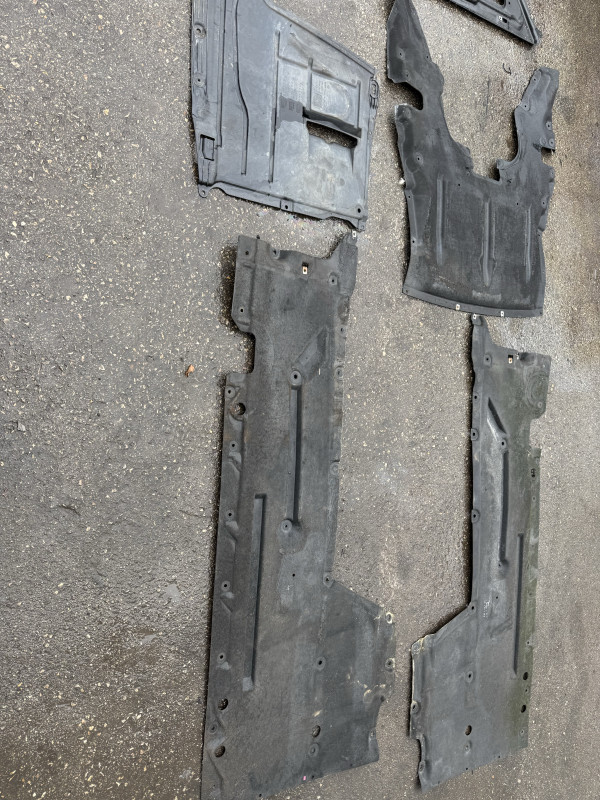 PLASTIKA ZASTITA TEPIH SUSPLEH MOTORA PODA BMW F30