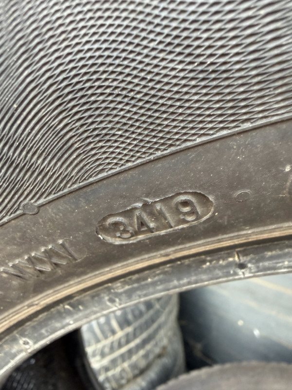 215 60 16 4 KOM 100 KM