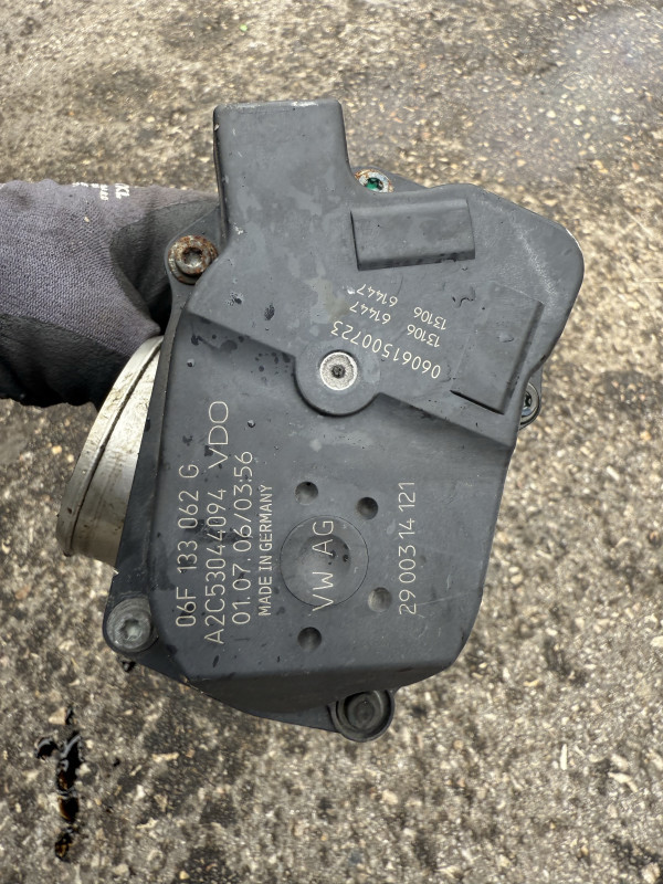 KLAPNA GASA 2.0 TFSI 06F133062G