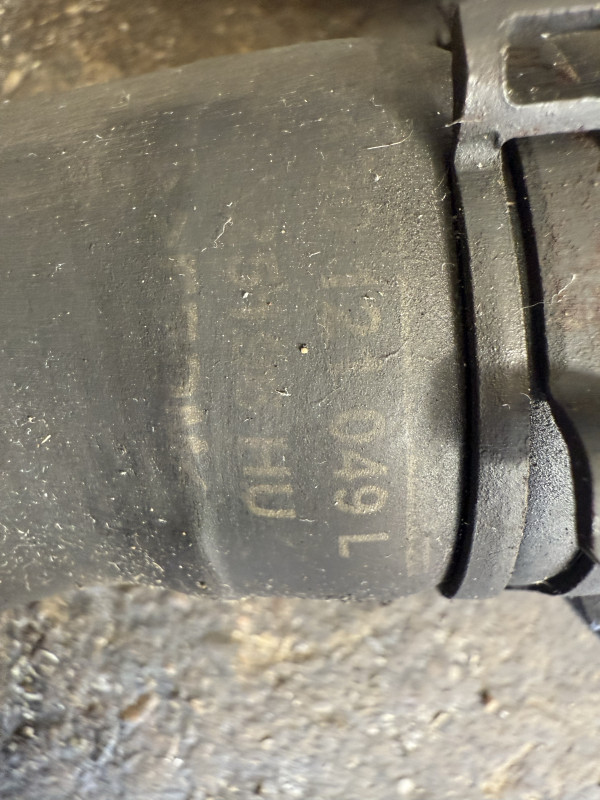 KUCISTE FILTERA ULJA TUAREG AUDI A6 4G Q5 059115389P