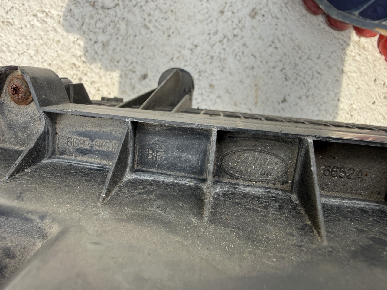 KUCISTE FILTERA ZRAKA LAND ROVER FREELANDER 2 6G92-9600