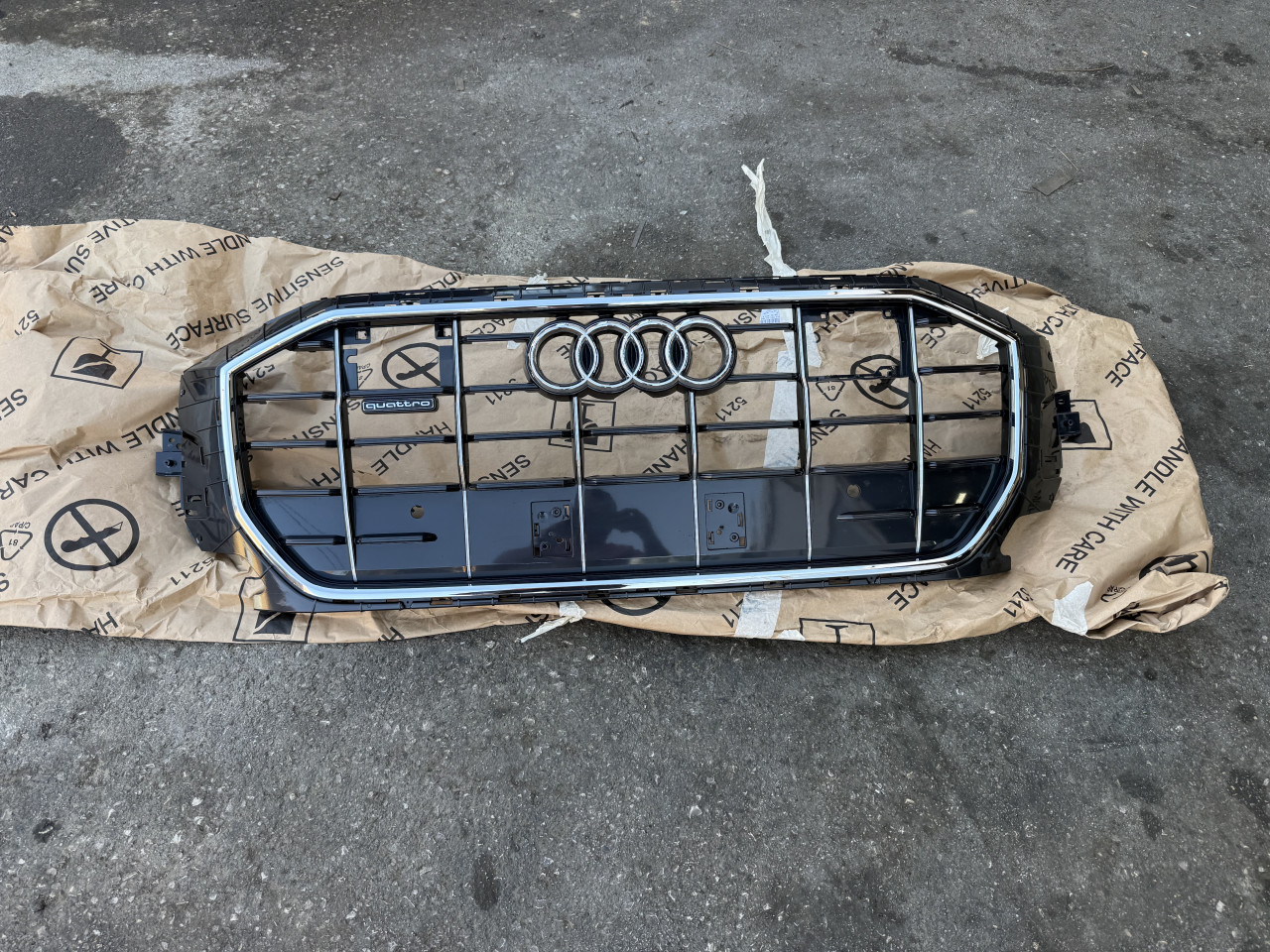 MASKA GRIL AUDI Q8 ORG S LINE 4M8853651AR