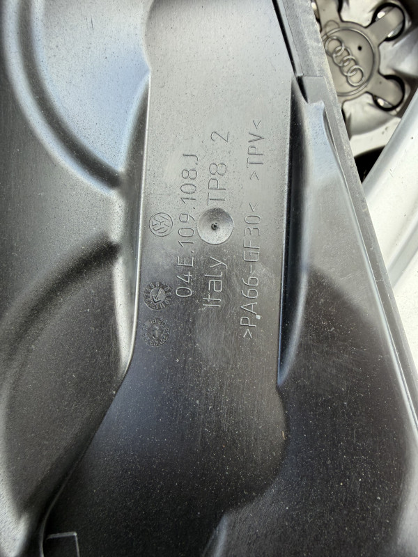 POKLOPAC ZUPCASTOG DKL POLO 2G SKODA 04E109108J