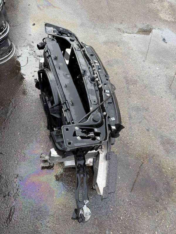 VEZNI LIM PRSA GREDA SINA BMW F30 F31