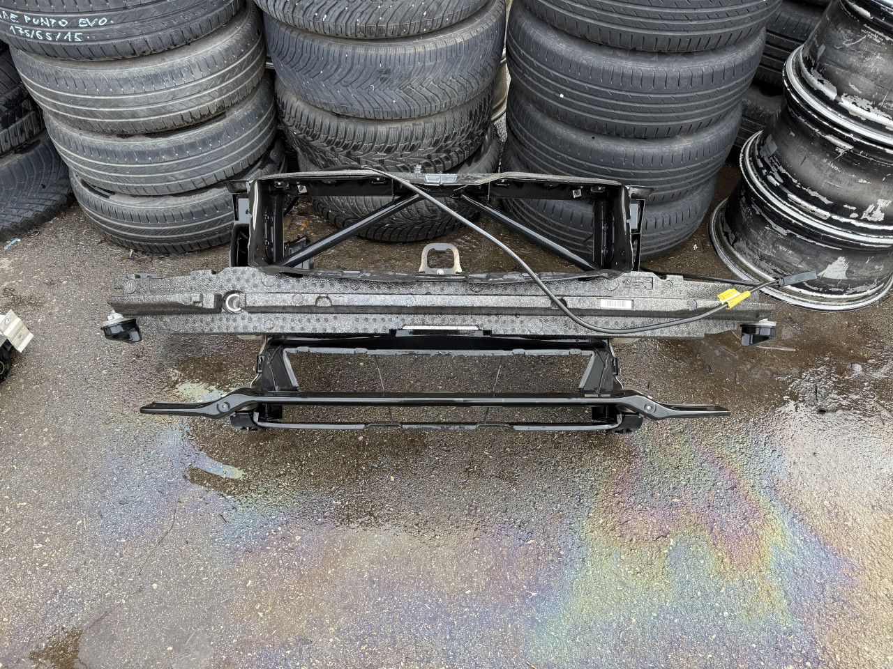 VEZNI LIM PRSA GREDA SINA BMW F30 F31
