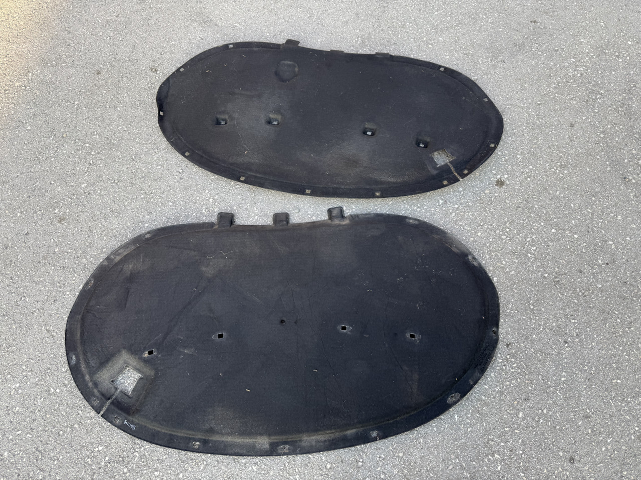 TEPIH HAUBE PASSAT 7 ZASTITA ISPOD HAUBE TEPIH PASAT 7