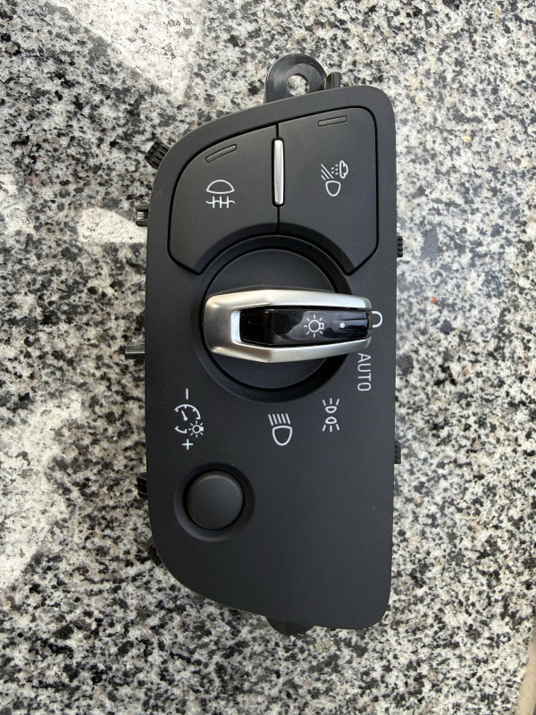 PREKIDAC SVJETLA AUDI A4 B9 8W A5 Q7 4M 4M0941531N