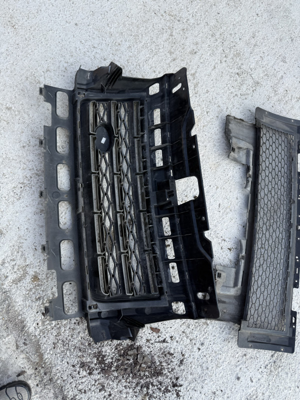 RESETKA MASKA LAND ROVER FREELANDER 2 08-12 6H52-17D957-T