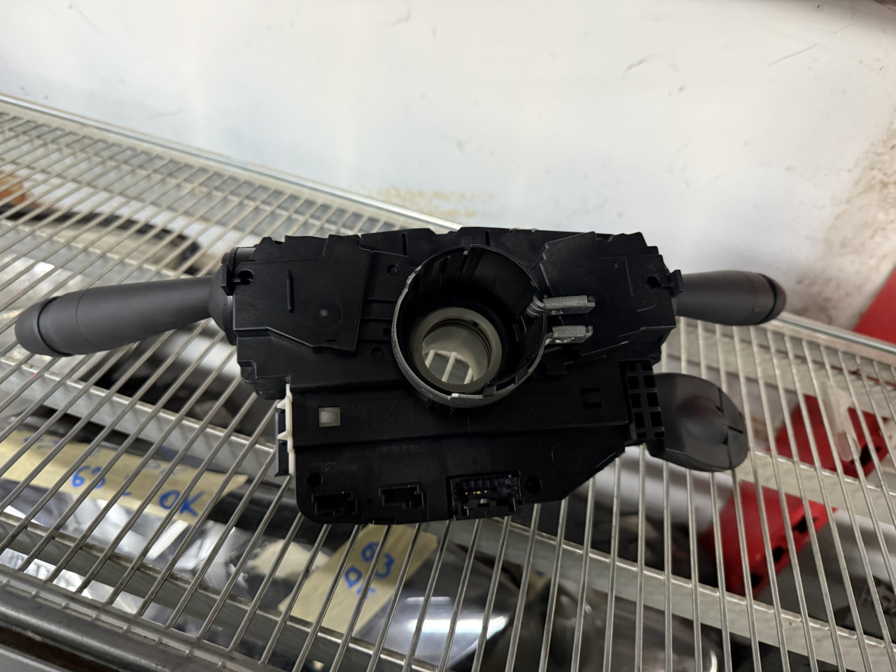 PREKIDACI SPULA TRAKA PEUGEOT 2008 208 98081769ZD03