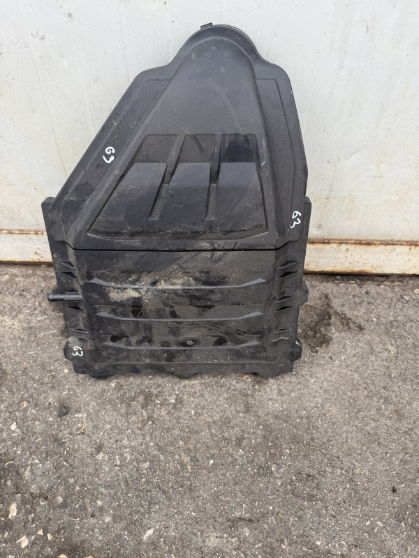 KUCISTE PLASTIKA FILTERA ZRAKA POLO FABI 1.0 TSI 04C129601M