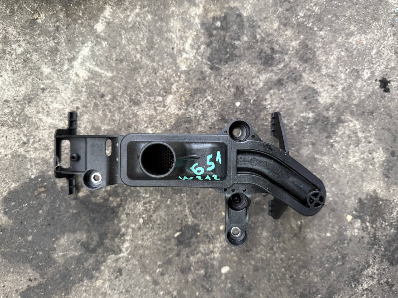 SITKA CIJEV CRIJEVO ULJA ULJNE PUMPE MERCEDES A6511804851