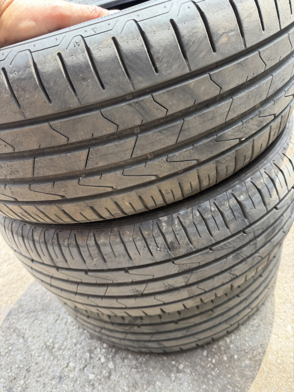 215 55 17 HANKOOK 215 55 17 3 KOM OKO 6mm VENTUS PRIME 3