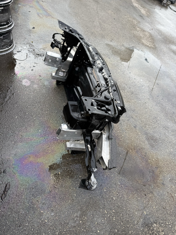 VEZNI LIM PRSA GREDA SINA BMW F30 F31