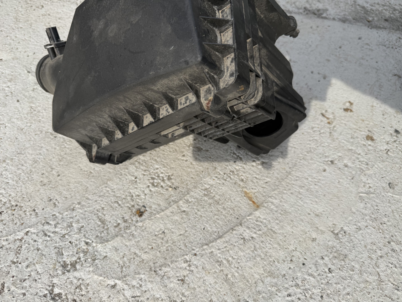 KUCISTE FILTERA ZRAKA LAND ROVER FREELANDER 2 6G92-9600