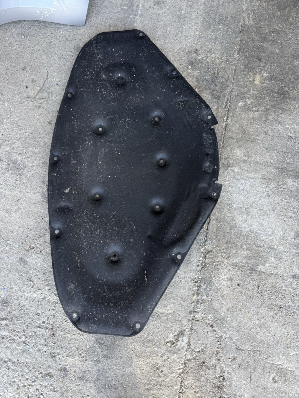 IZOLACIJA TEPIH HAUBE BMW F30 F31