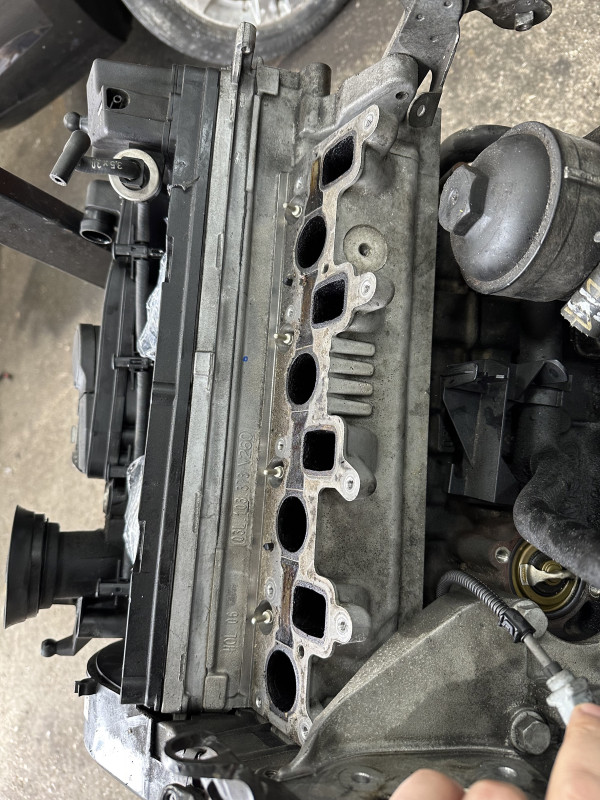 GLAVA MOTORA 2.0 TDI WV SKODA AUDI 03L103373