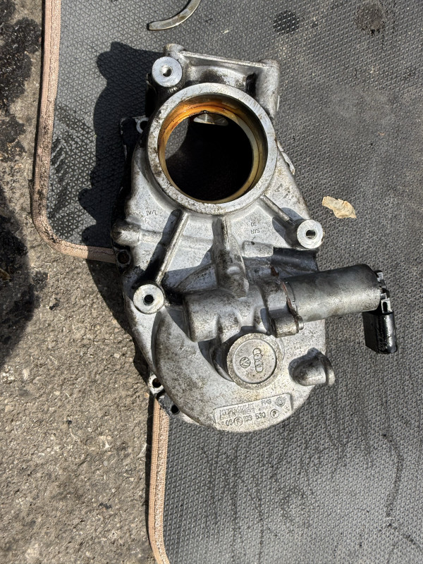 DEKLO BREGASTE GOLF GTI SKODA AUDI 06F103530P