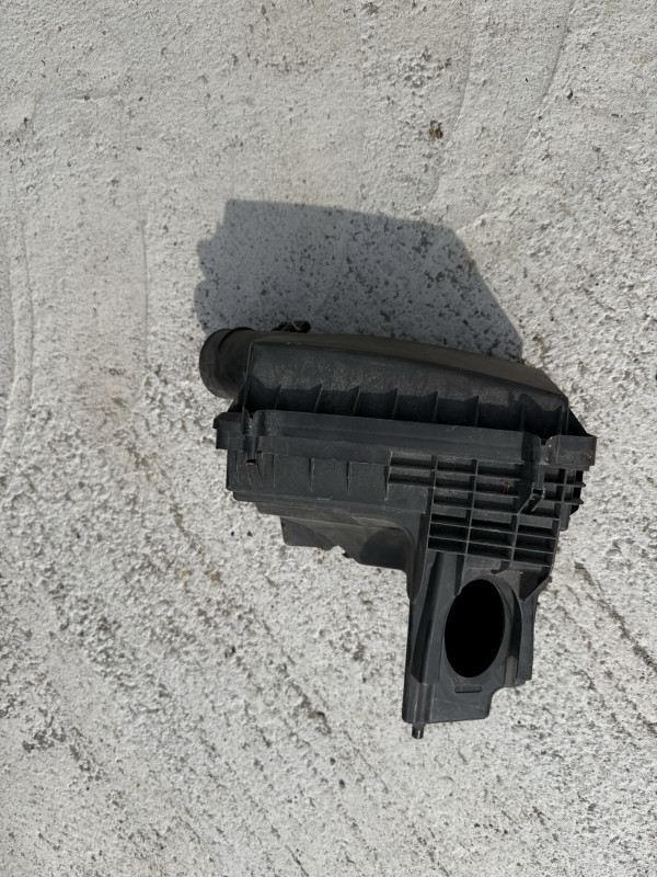KUCISTE FILTERA ZRAKA LAND ROVER FREELANDER 2 6G92-9600