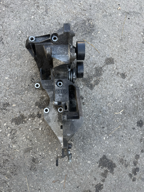 NOSAC ALTERNATORA AUDI A4 B8 8K 2.0 TDI 03L903143H