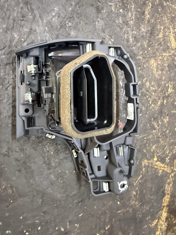 RESETKA VENTILACIJE AUDI A4 B9 F5 A5 8W1820901B