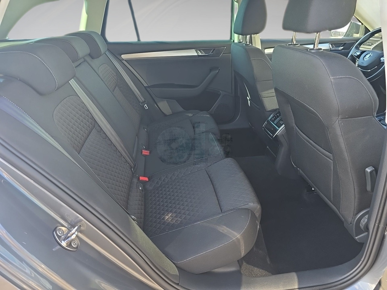 Škoda Superb 2.0TDI DSG Business Virtual