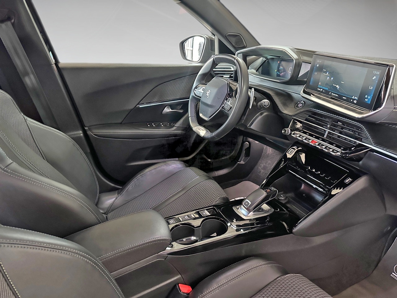 PEUGEOT 2008 GT 1.5BlueHDi Automatik 3D virtual cockpit Kamera
