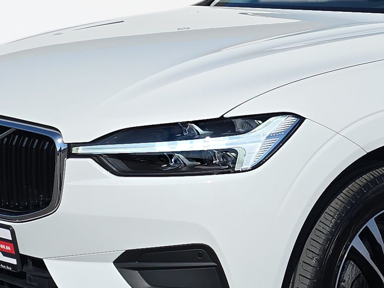 VOLVO XC60 B4D MOMENTUM PRO   AWD   AUTOMATIK