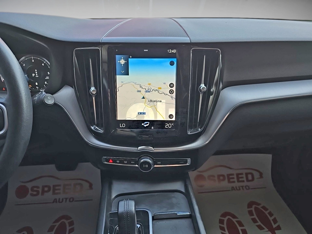 VOLVO XC60 B4D MOMENTUM PRO   AWD   AUTOMATIK