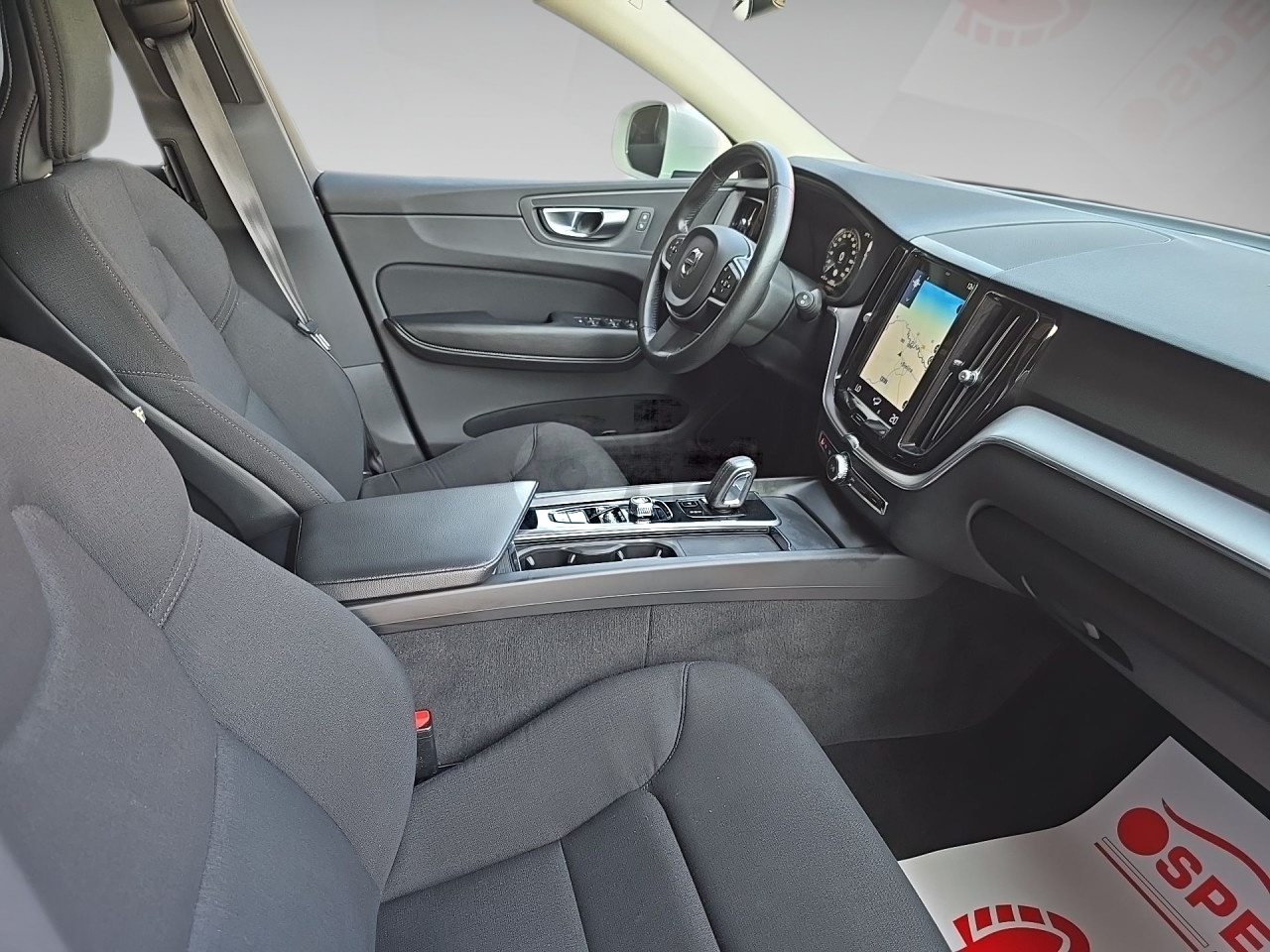 VOLVO XC60 B4D MOMENTUM PRO   AWD   AUTOMATIK