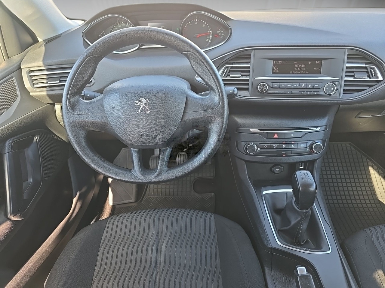 Peugeot 308 1.6 HDI 2015god