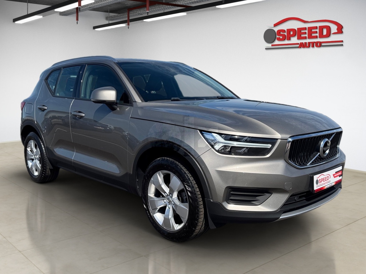 Volvo XC40 D3  Momentum Pro Manuelni  2020
