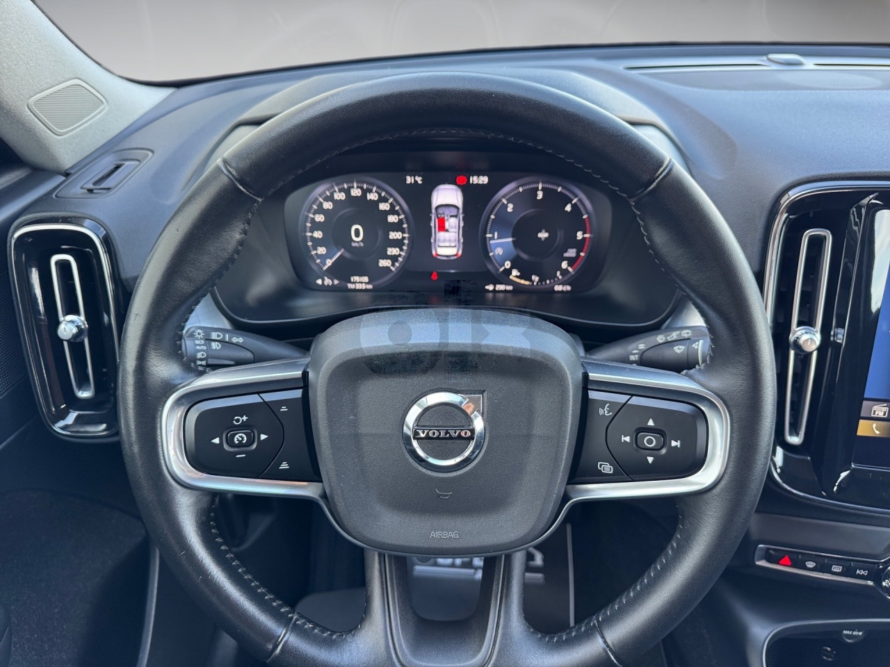 Volvo XC40 D3  Momentum Pro Manuelni  2020