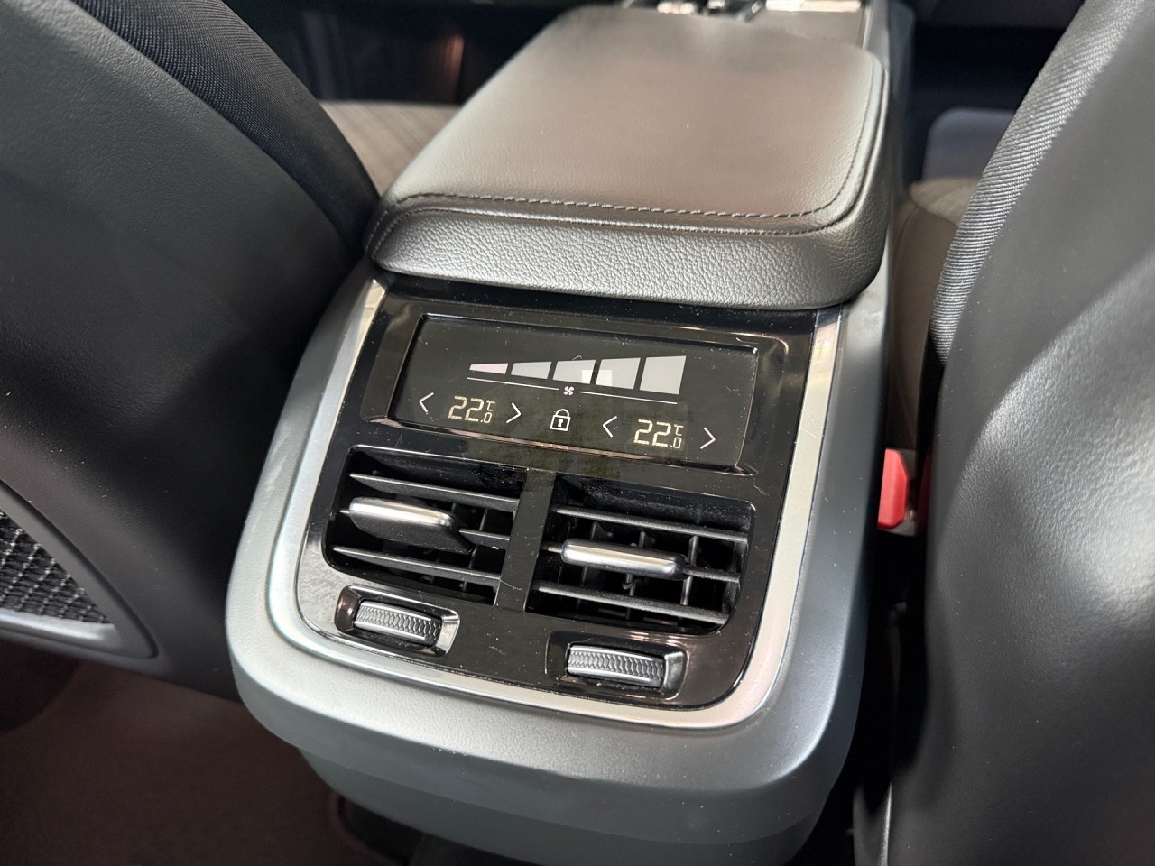 Volvo XC 60 B4 D AWD MOMENTUM PRO