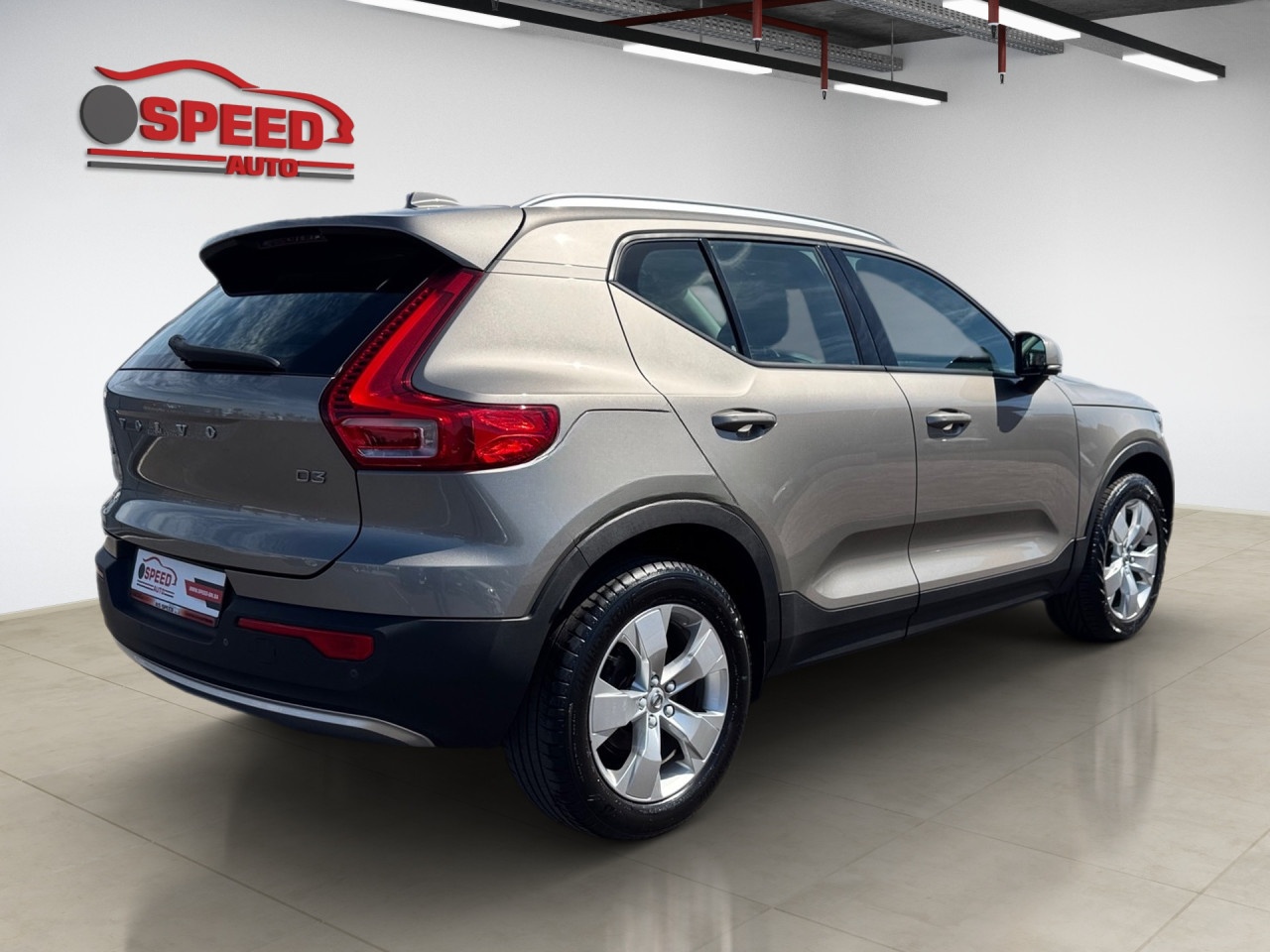 Volvo XC40 D3  Momentum Pro Manuelni  2020