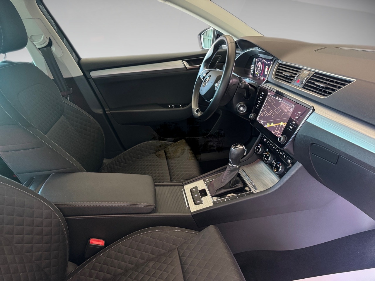 Škoda Superb 2.0 TDI FACELIFT DSG