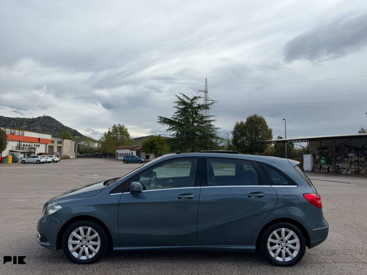 Mercedes-Benz B 180 CDI-Automatik-7G-DTC-Panorama-2014g-UVOZ-