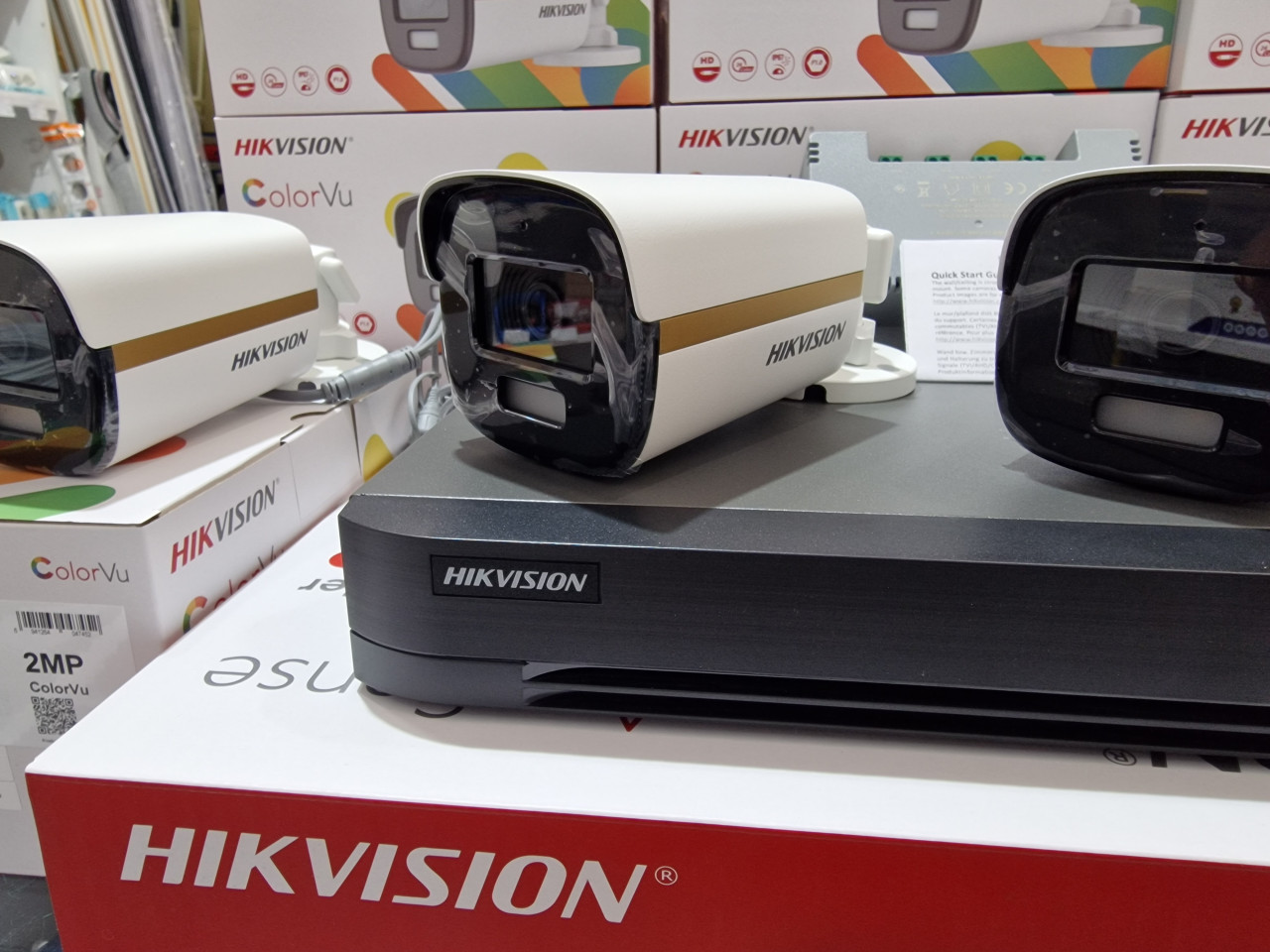 HIKVISION ColorVu SET 4x 2MP Kamera + DVR + Mikrofon + 100m kabla