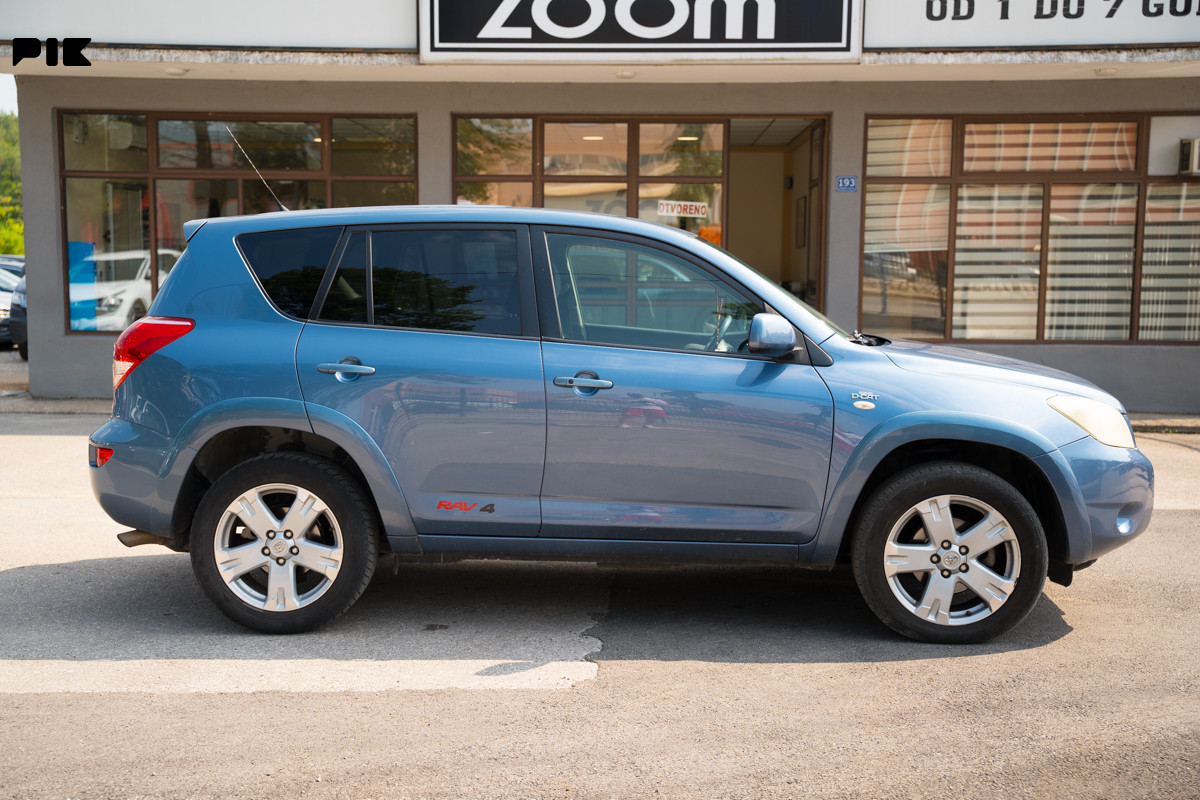 Toyota RAV 4 2.2 D 4X4 (-6723-ID)