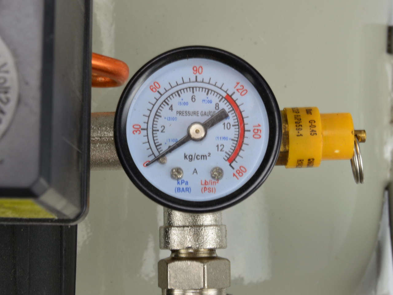 Kompresor za Vazduh Zrak 50L 8Bar 210 L/min GEKO G80301