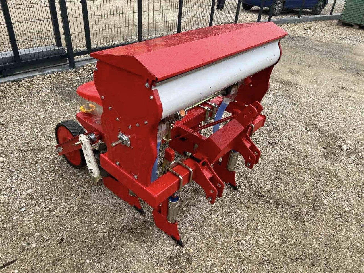 Traktor sijačica za kukuruz 2 reda novo