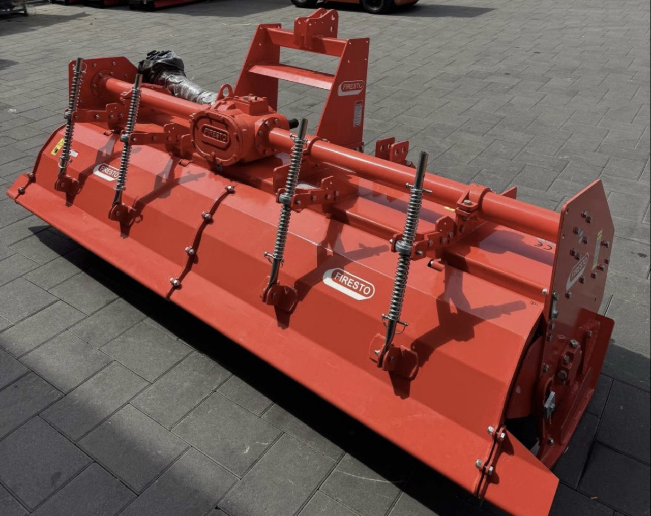 Traktor traktorska freza Firesto 225 245 265 Teška novo
