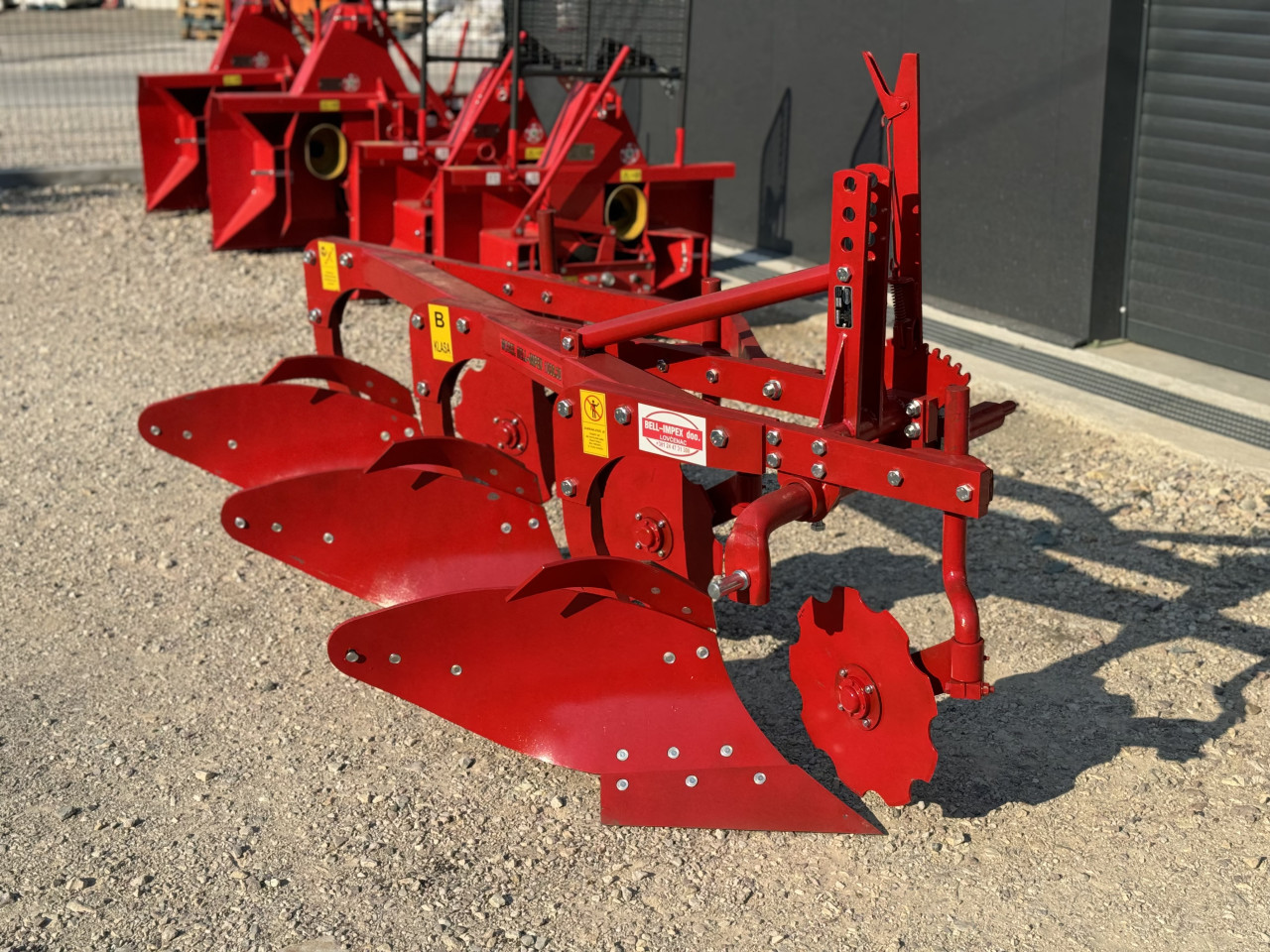 Traktor traktorski plugovi plug novo vise vrsta