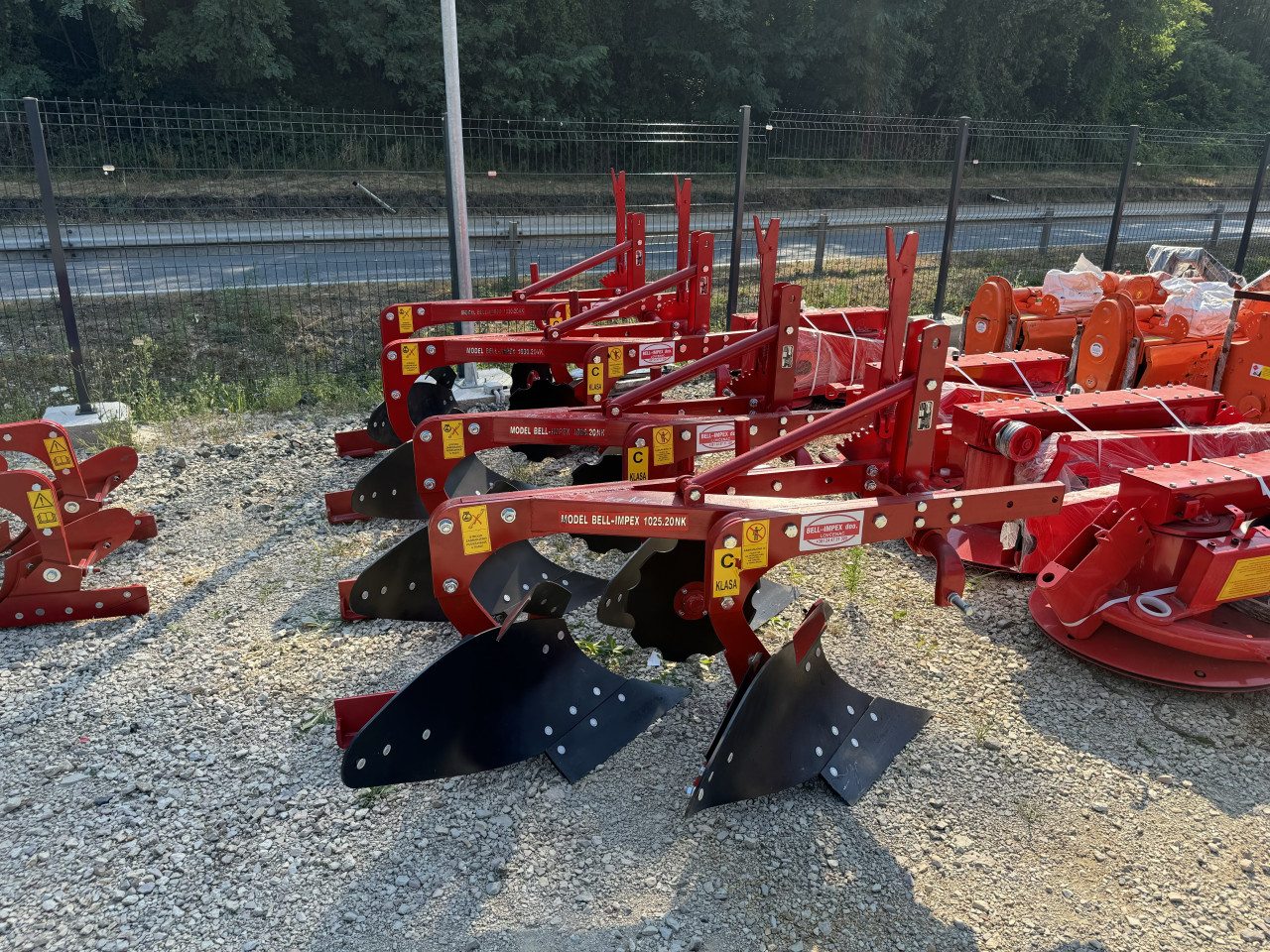 Traktor traktorski plugovi plug novo vise vrsta