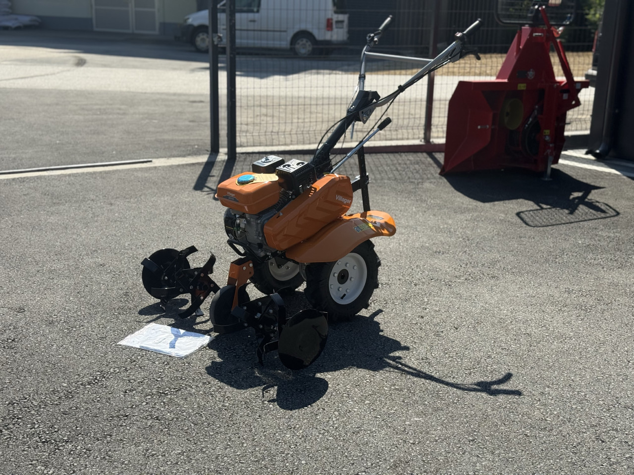 Motokultivator kopačica  freza VTB 842 novo