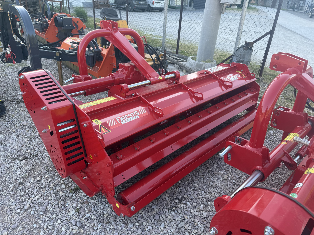 Traktor malčer mulčer tarup FIRESTO 210 teski 700 kg